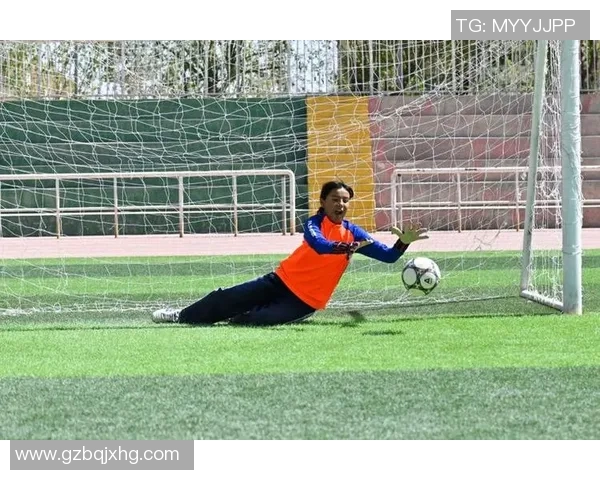 逐渐发胖的足球明星女孩如何在运动与生活中找到自我平衡与健康之道