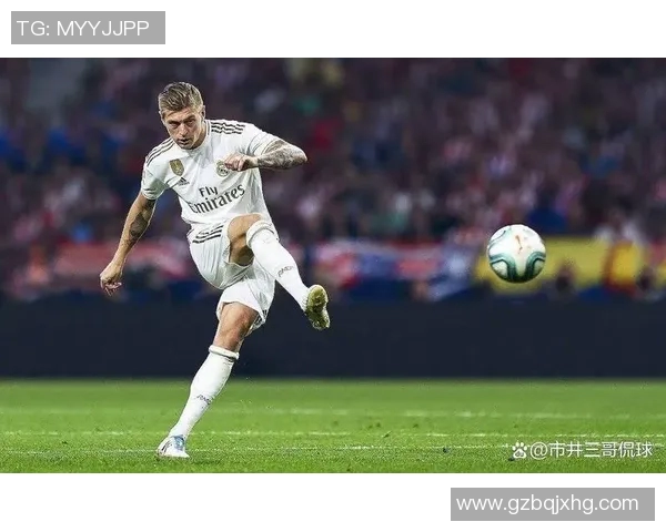 克罗斯在足球世界中的传奇之路与他对现代战术的深远影响